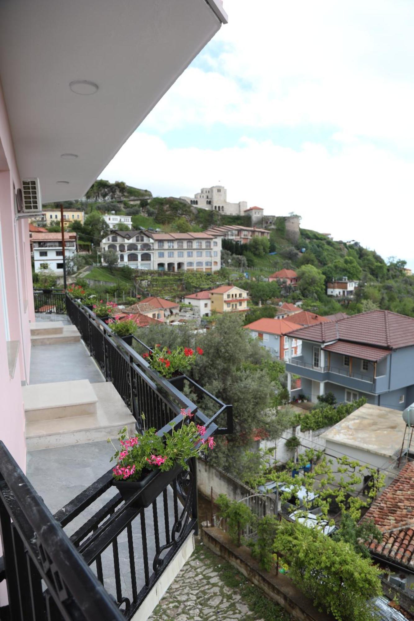 --Hotel Deal-- Rooms With Castle View Крує Екстер'єр фото