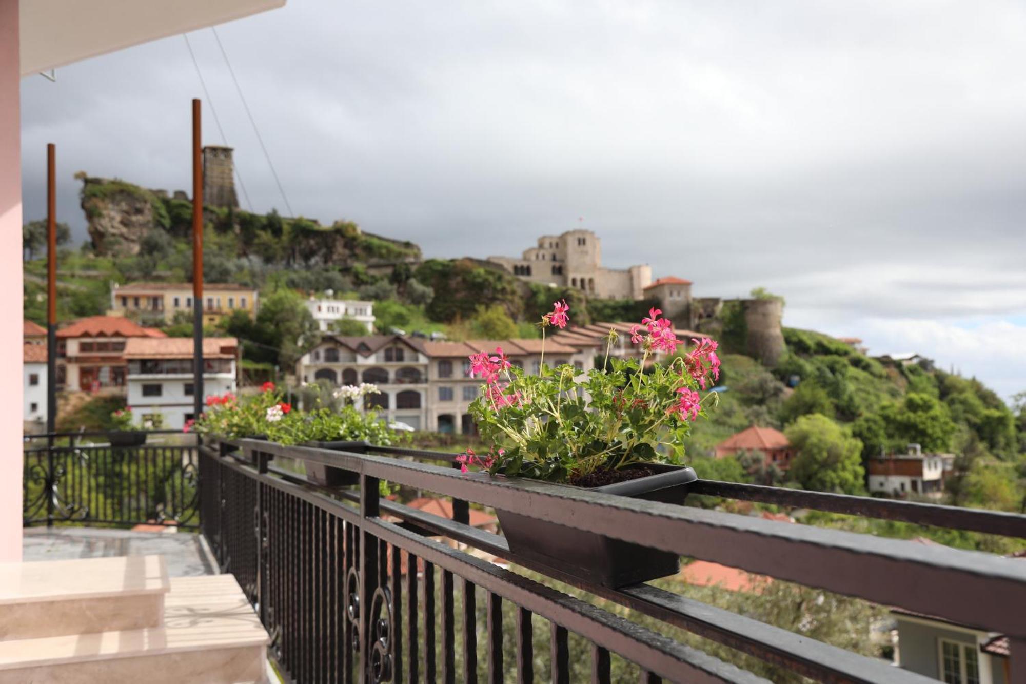 --Hotel Deal-- Rooms With Castle View Крує Екстер'єр фото