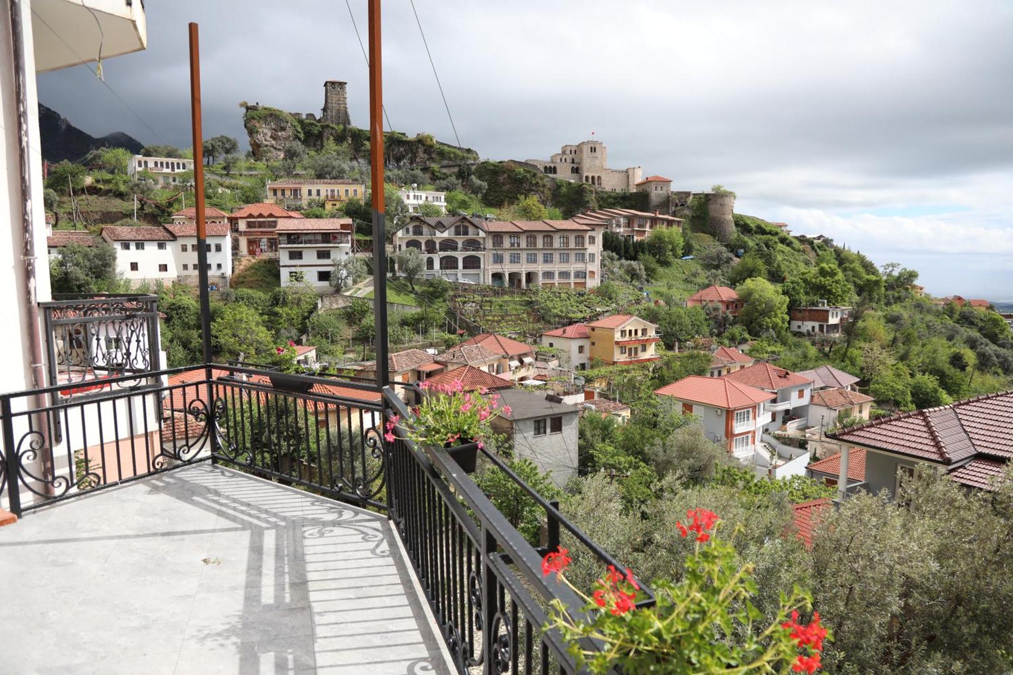 --Hotel Deal-- Rooms With Castle View Крує Екстер'єр фото