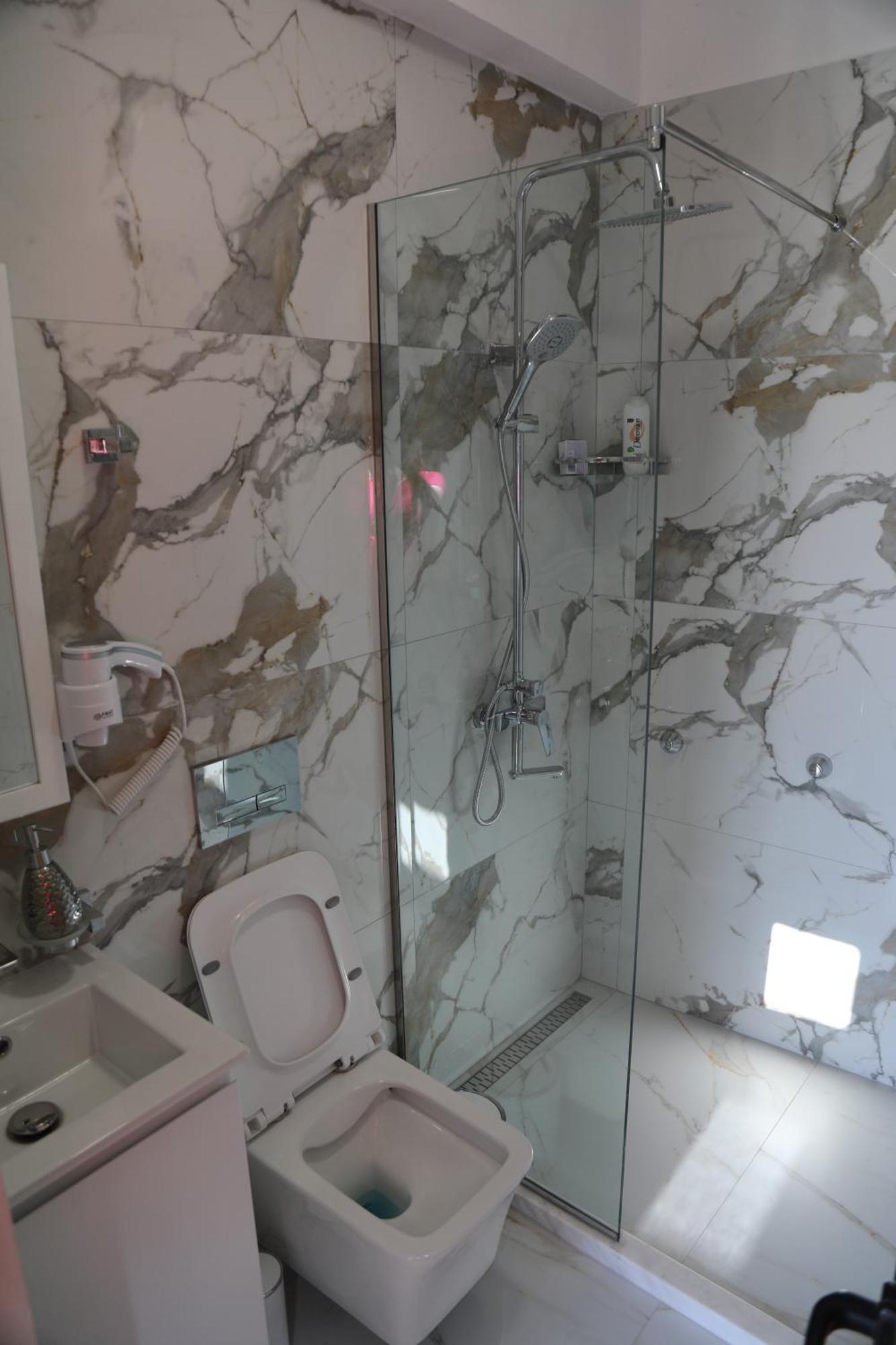 --Hotel Deal-- Rooms With Castle View Крує Номер фото