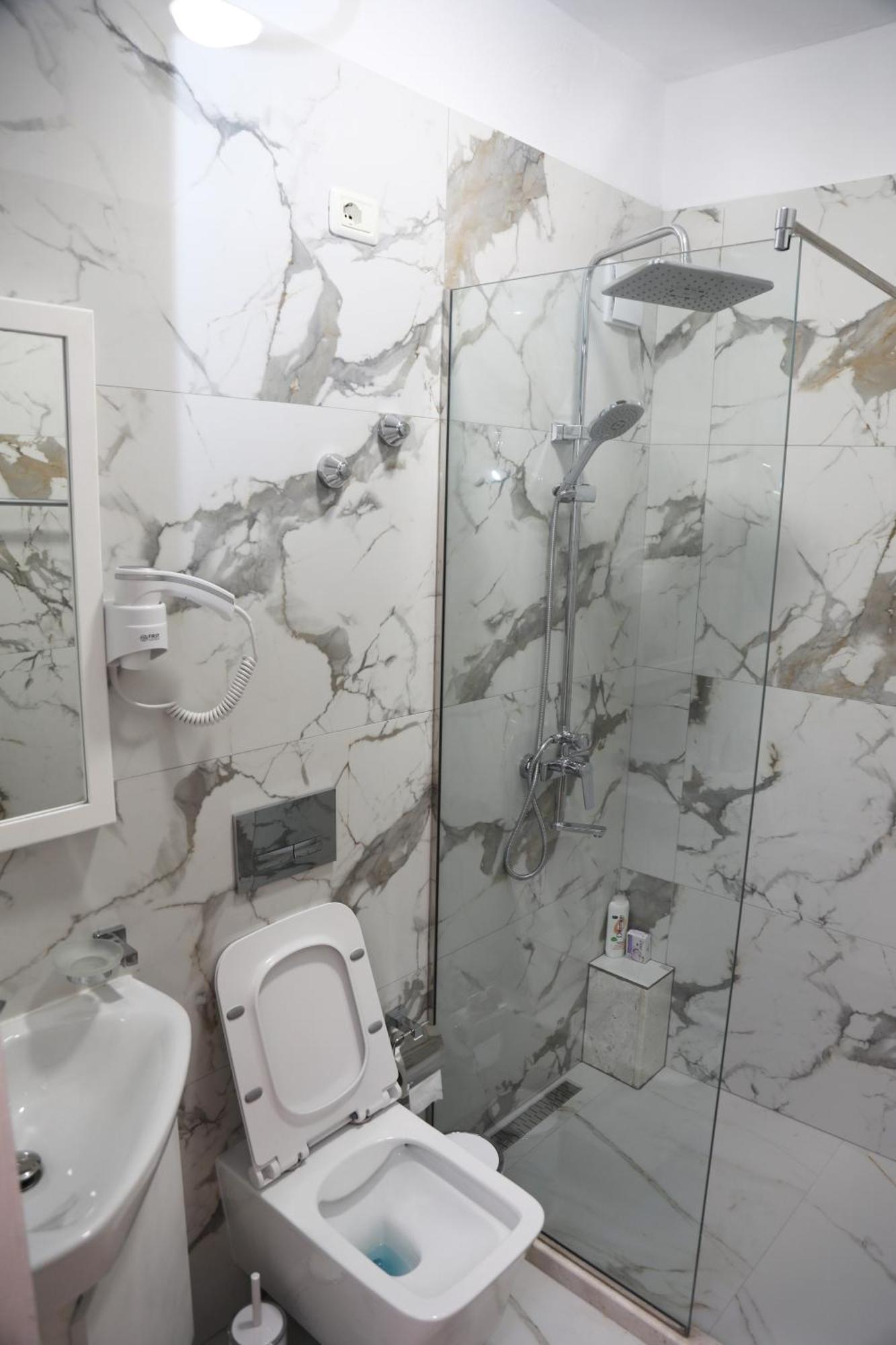 --Hotel Deal-- Rooms With Castle View Крує Номер фото