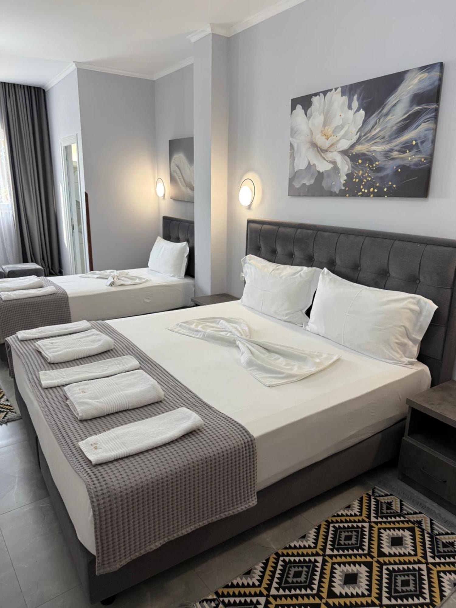 --Hotel Deal-- Rooms With Castle View Крує Екстер'єр фото