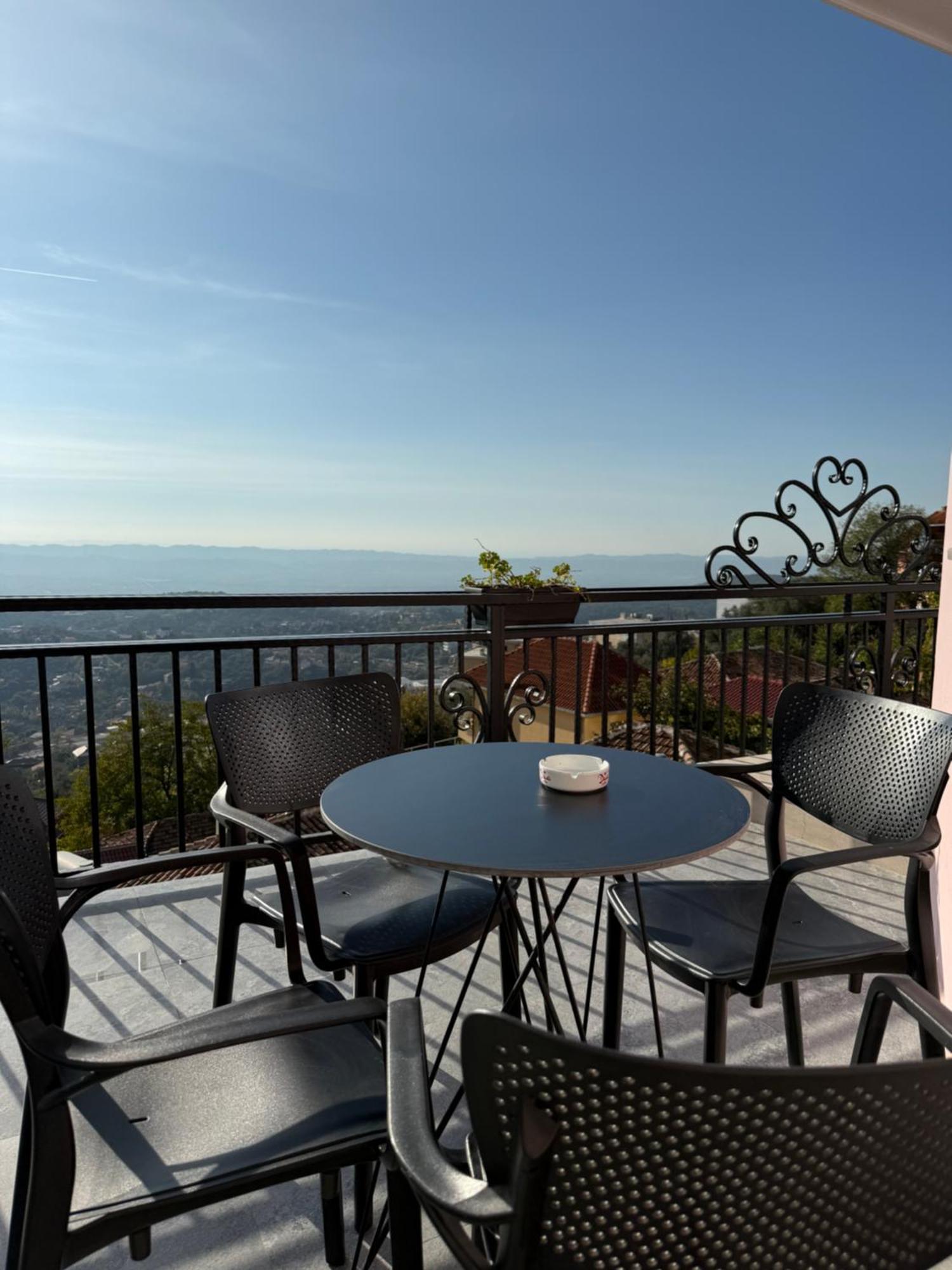 --Hotel Deal-- Rooms With Castle View Крує Екстер'єр фото