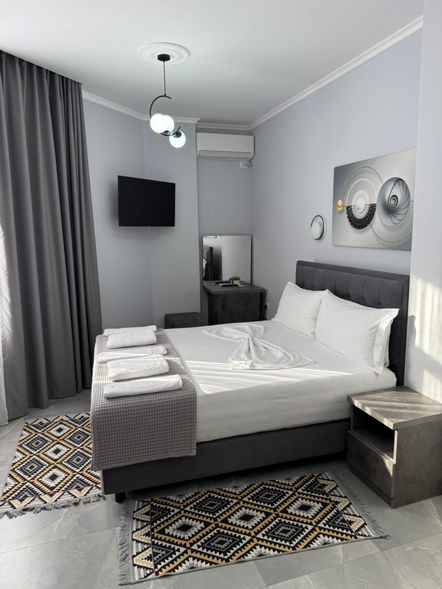 --Hotel Deal-- Rooms With Castle View Крує Екстер'єр фото
