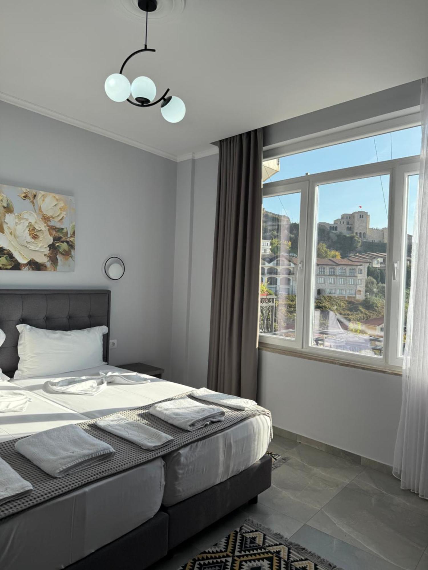 --Hotel Deal-- Rooms With Castle View Крує Екстер'єр фото